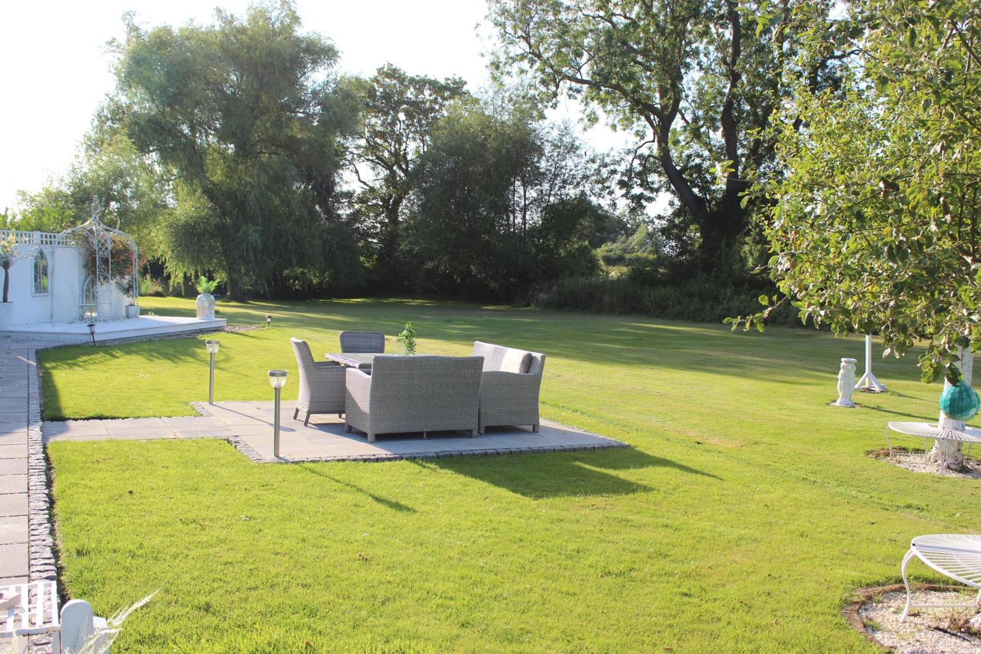 The Willowford Milton Keynes Exterior photo