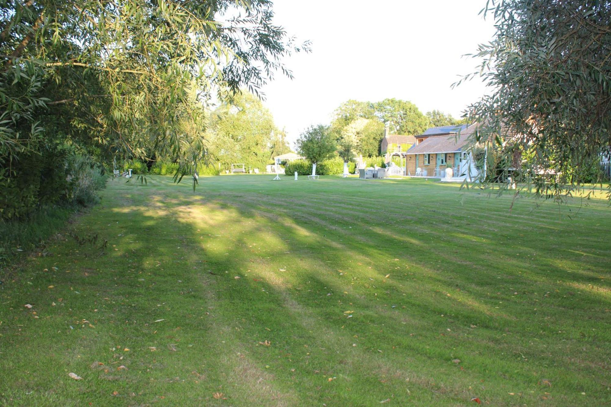 The Willowford Milton Keynes Exterior photo